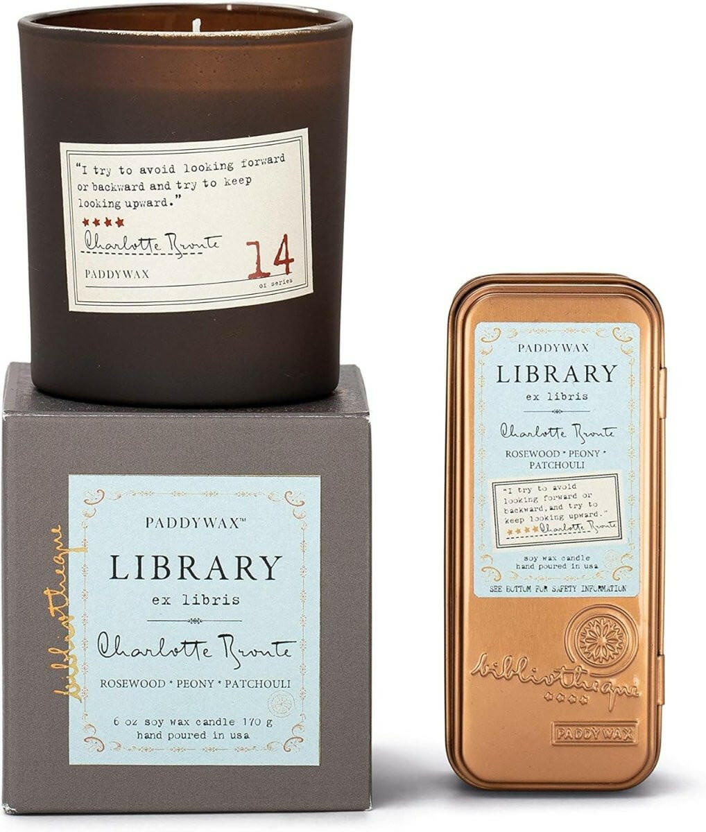 Bougie Library Collection Bougie parfumée dans une boîte de voyage Charlotte Bronte Bois de rose, pivoine, patchouli - Bougie - Chamanisme & Traditions